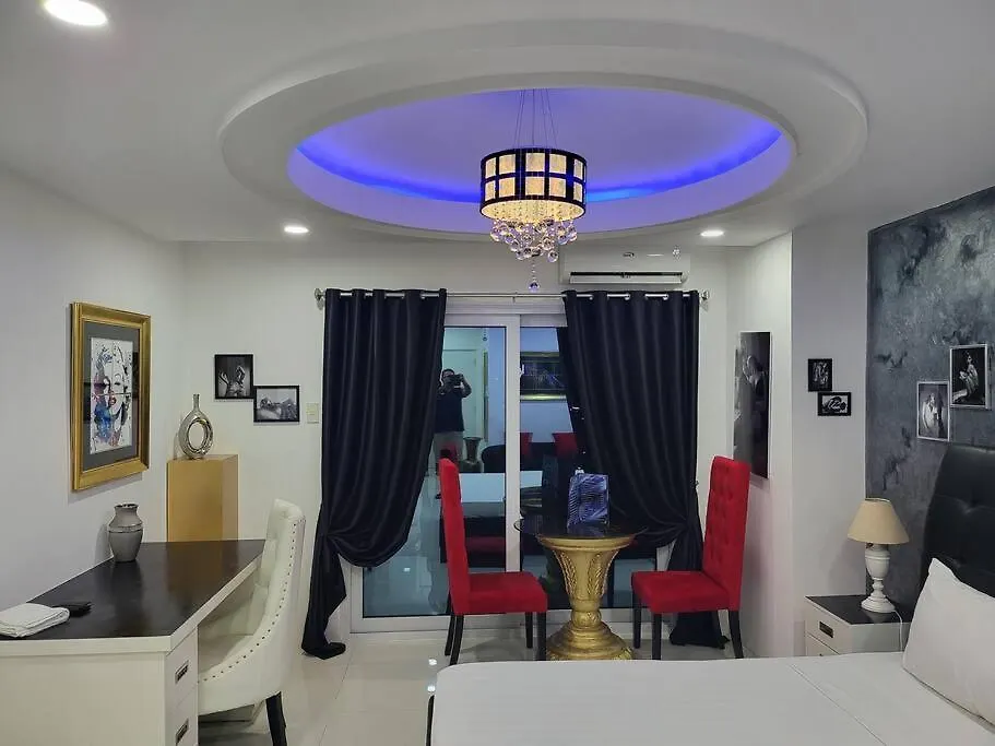 Sheryll Escapes - Kandi Palace Posh 9Th Floor New Studio With King Bed And Housekeeping Angeles 0*,  Filippijnen