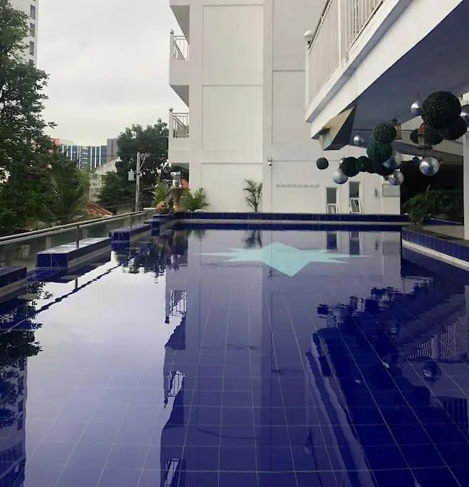 Sheryll Escapes - Kandi Palace Posh 9Th Floor New Studio With King Bed And Housekeeping Angeles Appartement